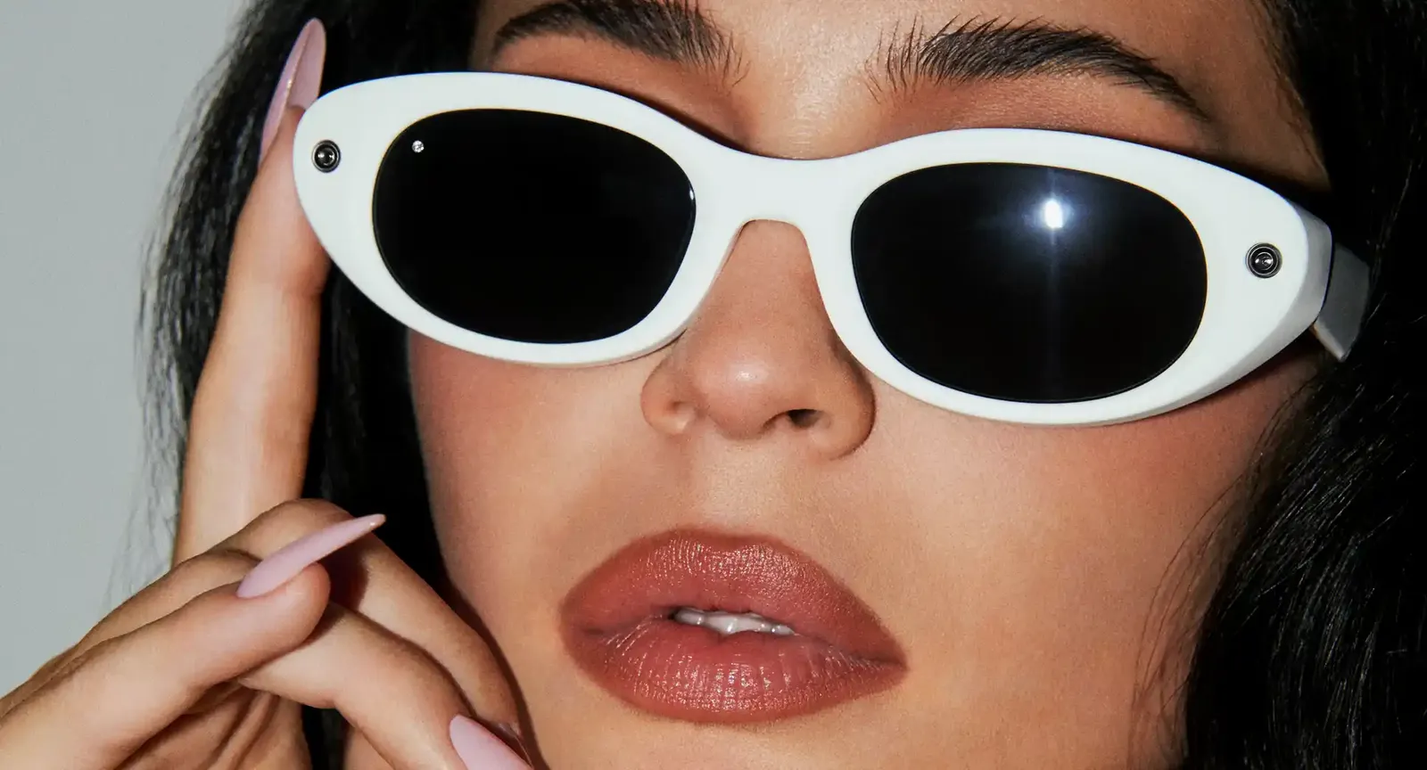 Starfire Kylie Edition Meta AI Glasses – Ivory Black (view 2)